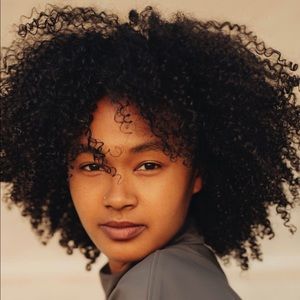 Meet your Posher, Kora